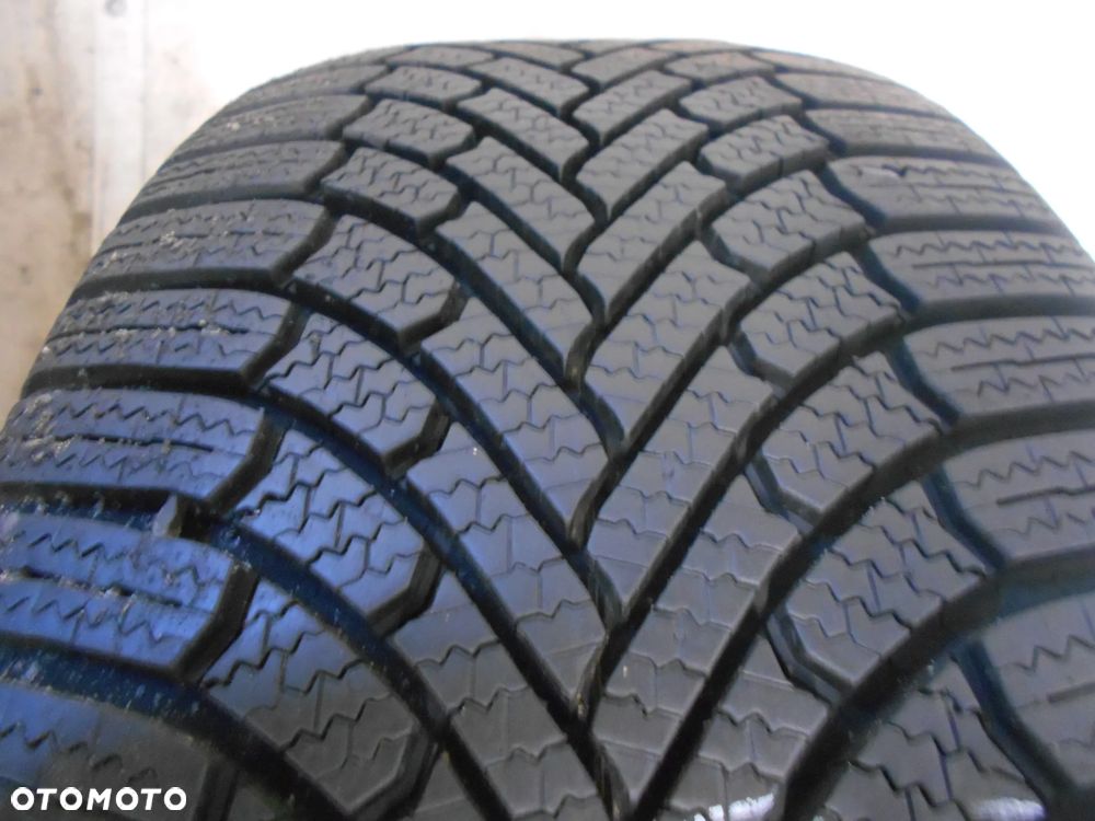 OPONA POJEDYNKA 225/55R17 BRIDGESTONE BLIZZAK 6 DOT 2625 7.7MM - 2