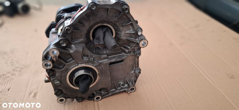 DYFER MOST TYŁ MAZDA CX60 2.5 - 4
