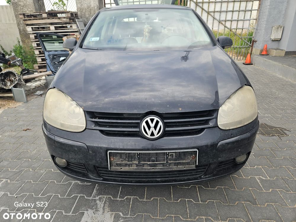 VW Golf 5 V 1,6 benzyna 75kW 102KM silnik BSE skrzynia FVH lakier LC9Z 5d hatchback - 1