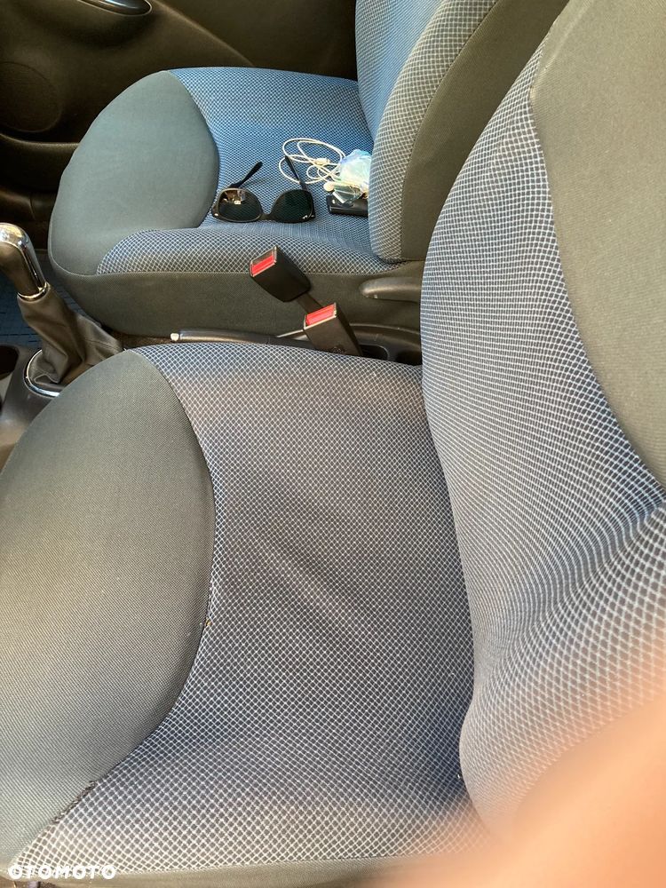 Toyota Yaris 1.3 Sol - 11