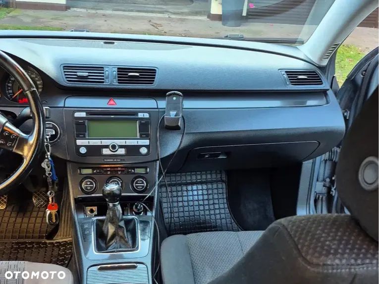 Volkswagen Passat 2.0 TDI Trendline - 10