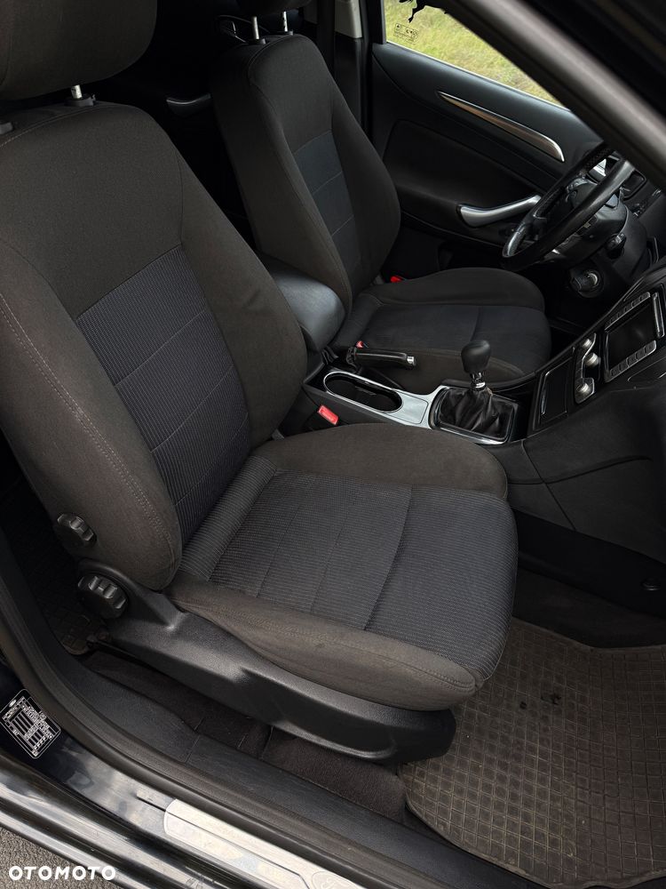 Ford Mondeo 2.0 TDCi Ghia - 11