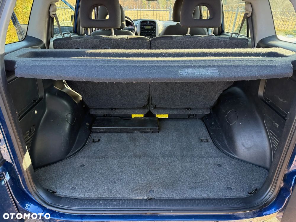 Toyota RAV4 2.0 VVT-i 4x4 - 11