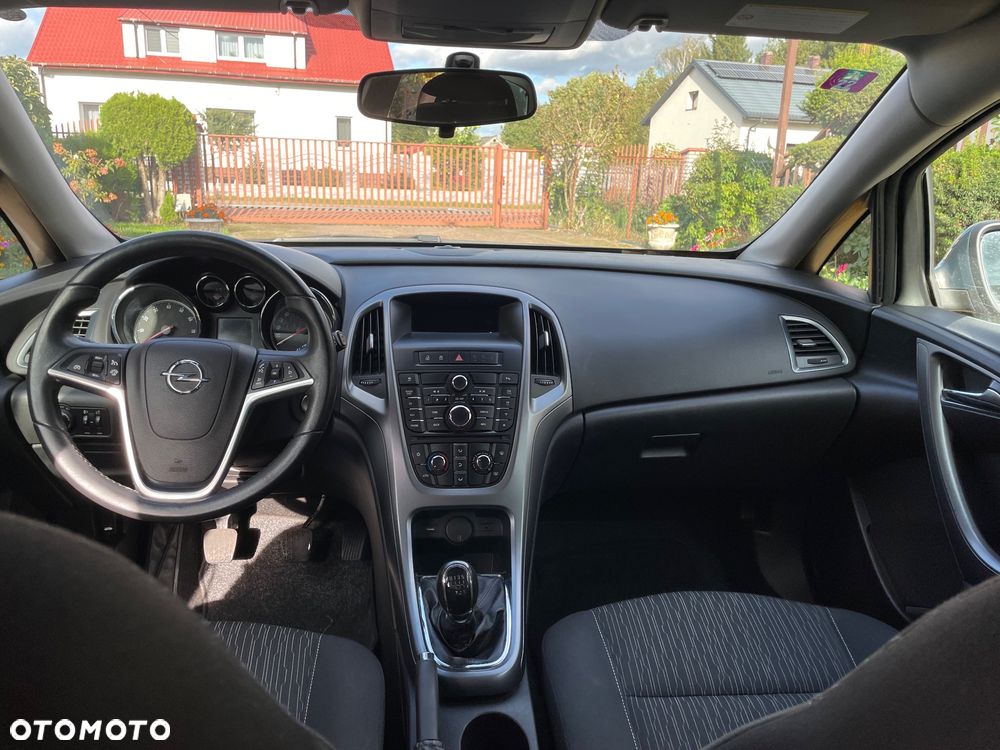 Opel Astra 1.4 Turbo - 31