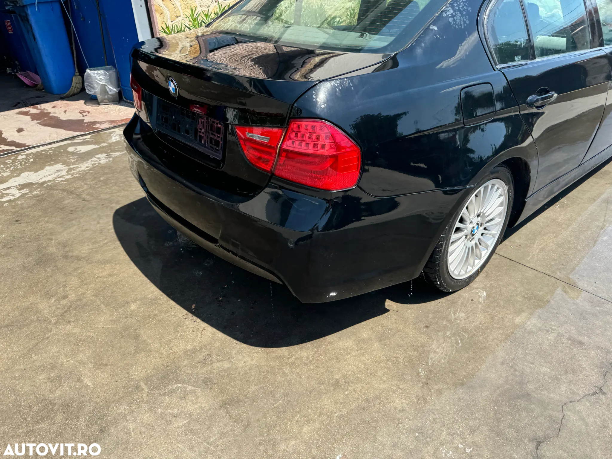 Dezmembram BMW E90 318d  Facelift 2008-2013 N47D20C - 3