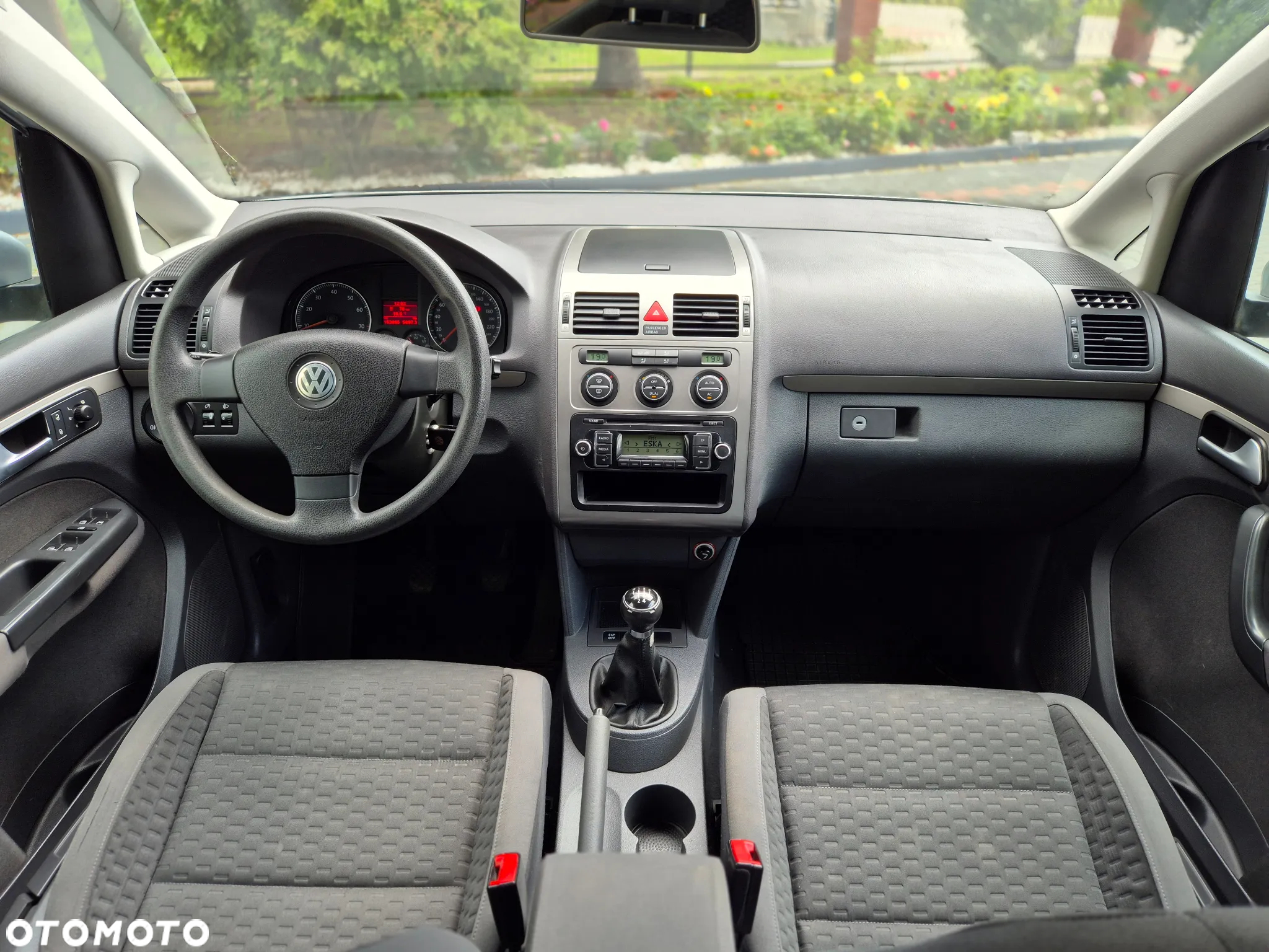 Volkswagen Touran 1.6 Conceptline - 6