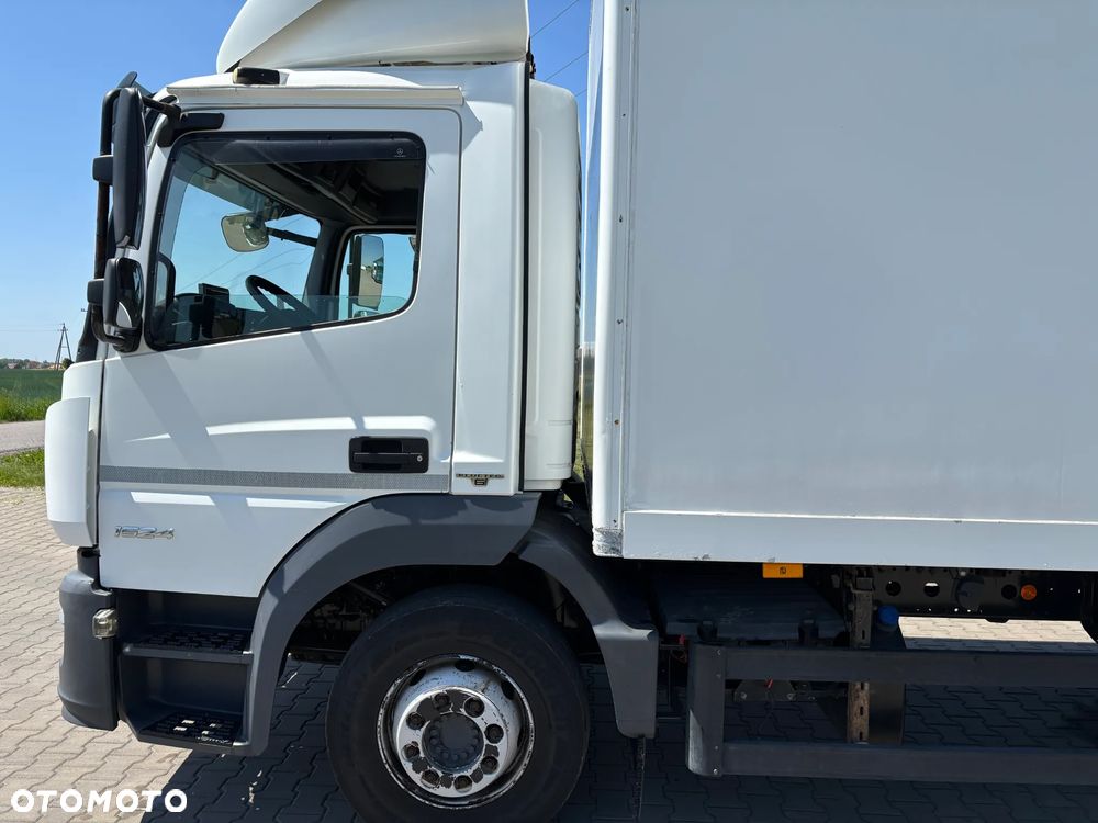 Mercedes-Benz ATEGO 1524  EURO 6 (1527, 1530) kontener z windą , kabina przeedłużana  z łóżkiem składanym - 10