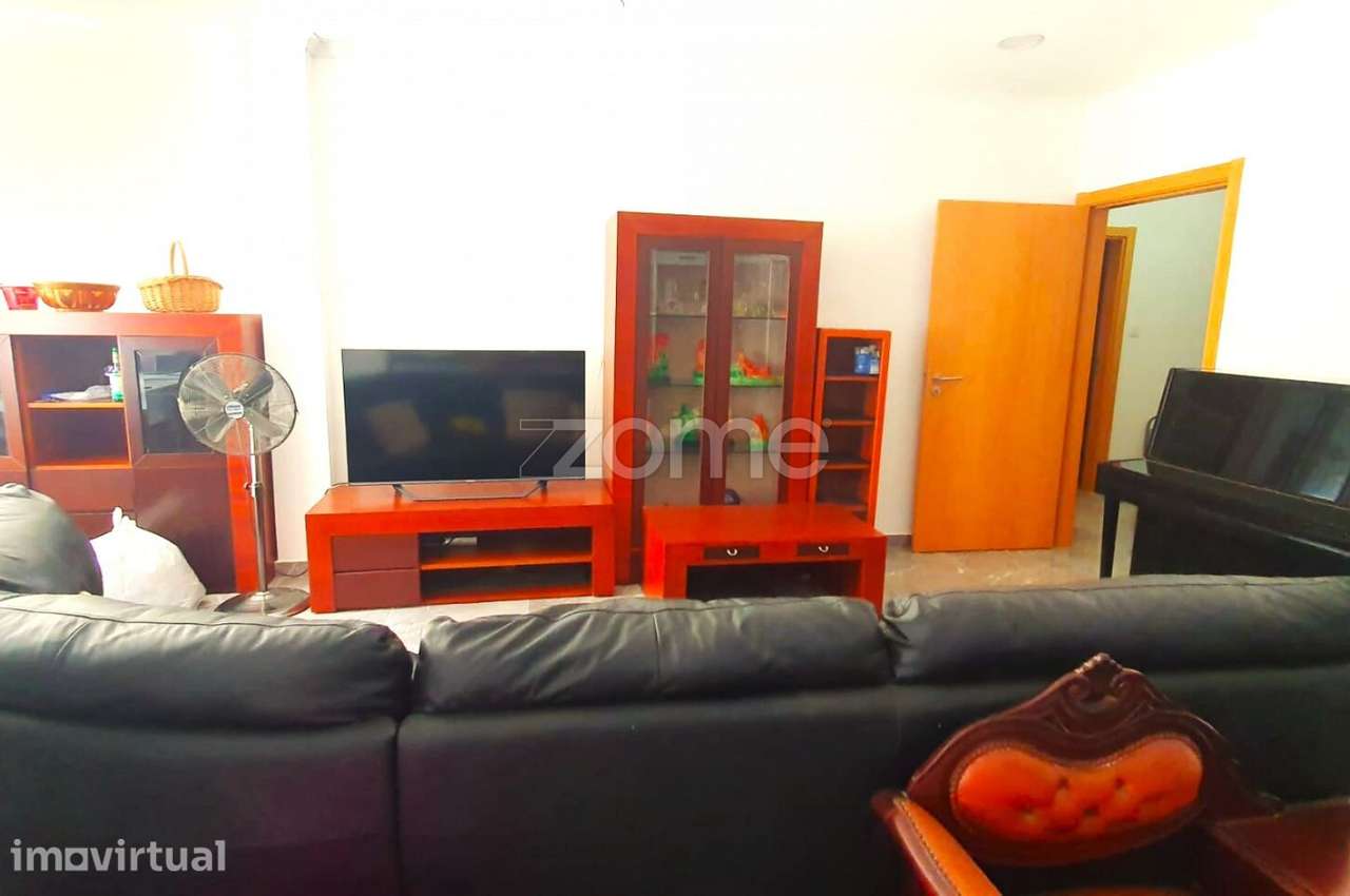 Arrendamento | Apartamento T3 Renovado e Mobilado com Quintal de 50... - Grande imagem: 4/29