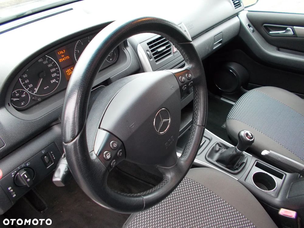 Mercedes-Benz Klasa A 170 Classic - 20