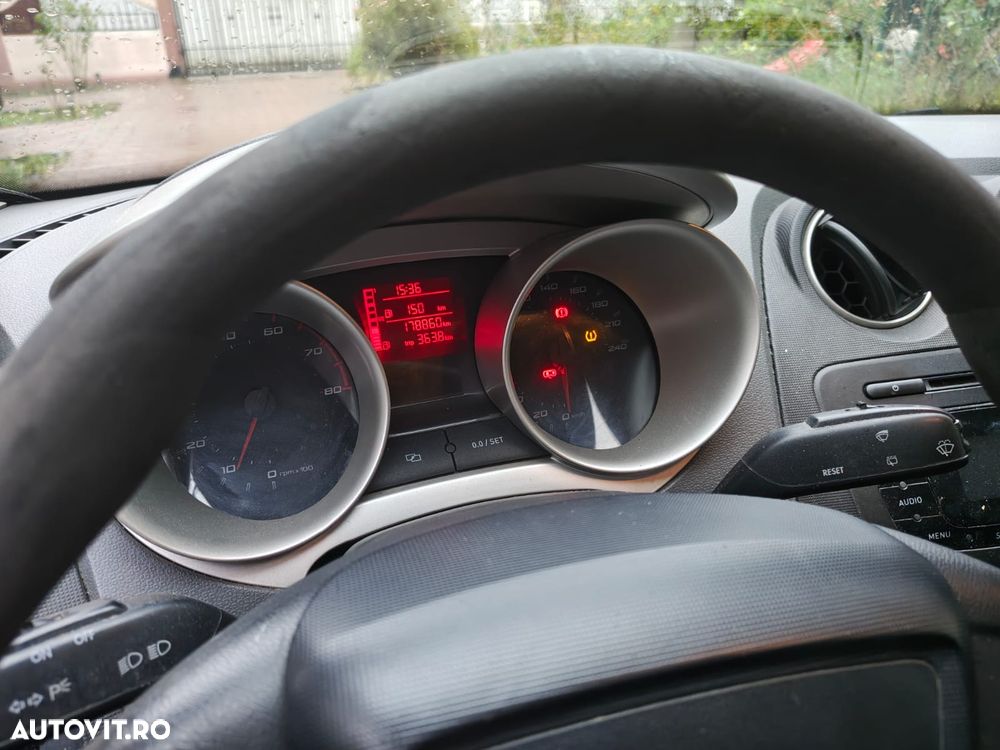 Seat Ibiza 1.6 Reference - 6