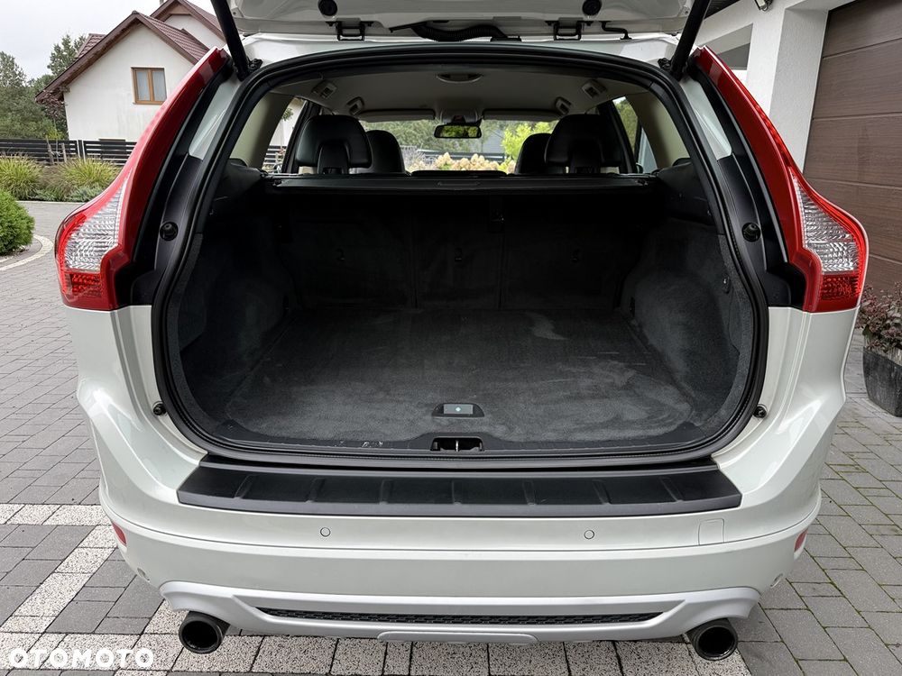 Volvo XC 60 DRIVe R Design - 37