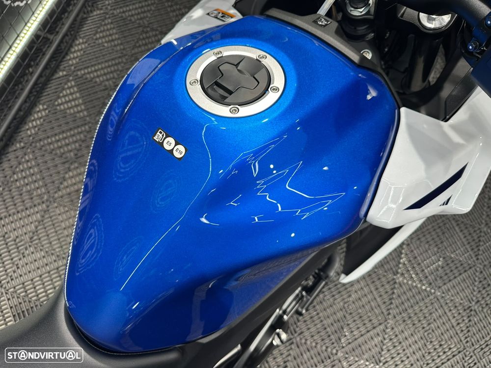 Suzuki SV 7GX - 4