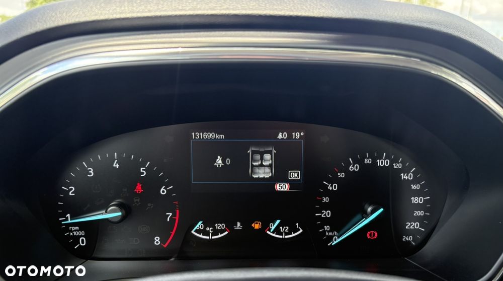 Ford Focus 1.0 EcoBoost mHEV ST-Line X - 13