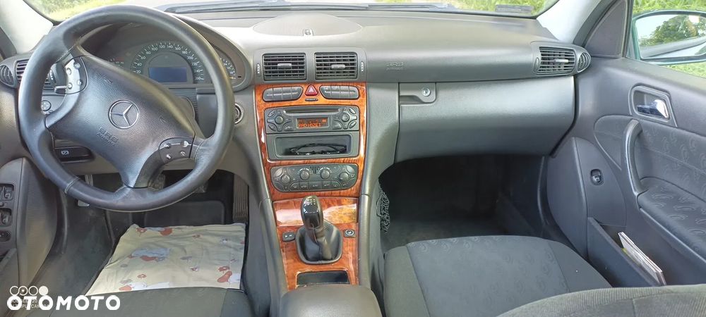 Mercedes-Benz Klasa C 180 Kompressor Classic - 12