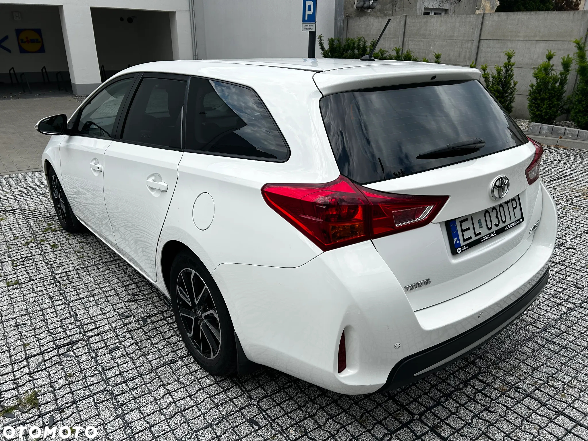 Toyota Auris 1.4 D-4D Active - 5
