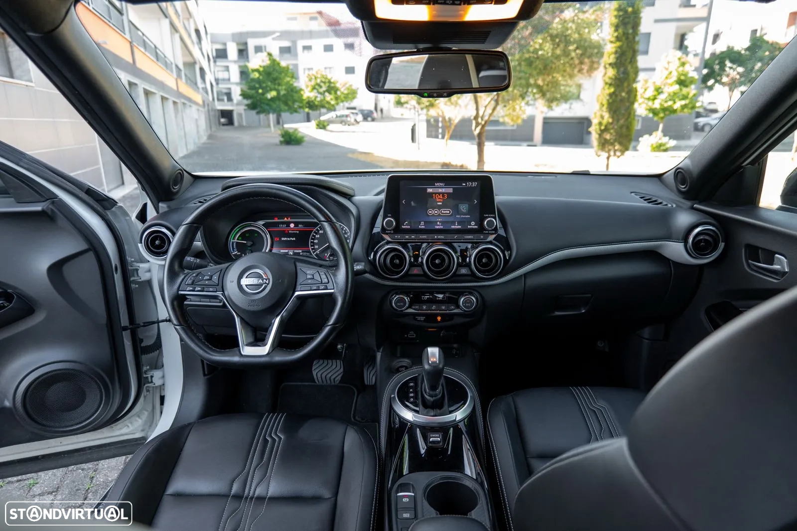 Nissan Juke 1.6 Hybrid N-Design Black - 29