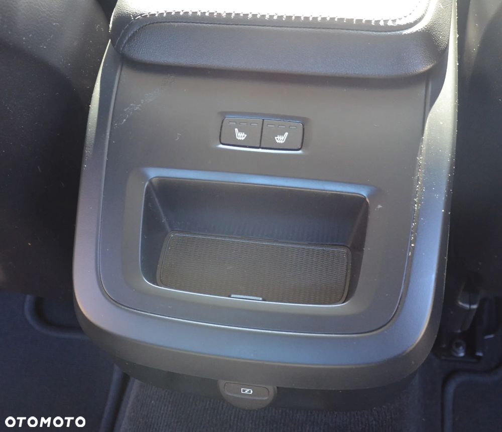 Volvo S60 B5 B R-Design - 29