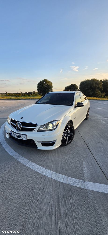 Mercedes-Benz Klasa C 63 AMG - 11