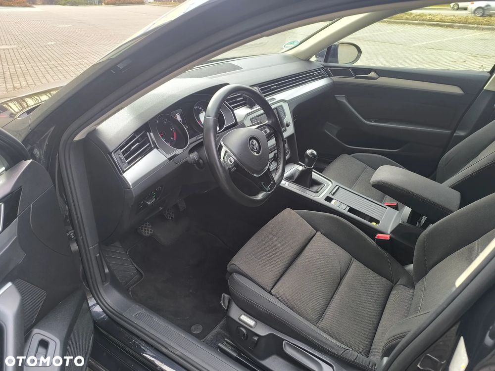 Volkswagen Passat 2.0 TDI SCR Comfortline - 7
