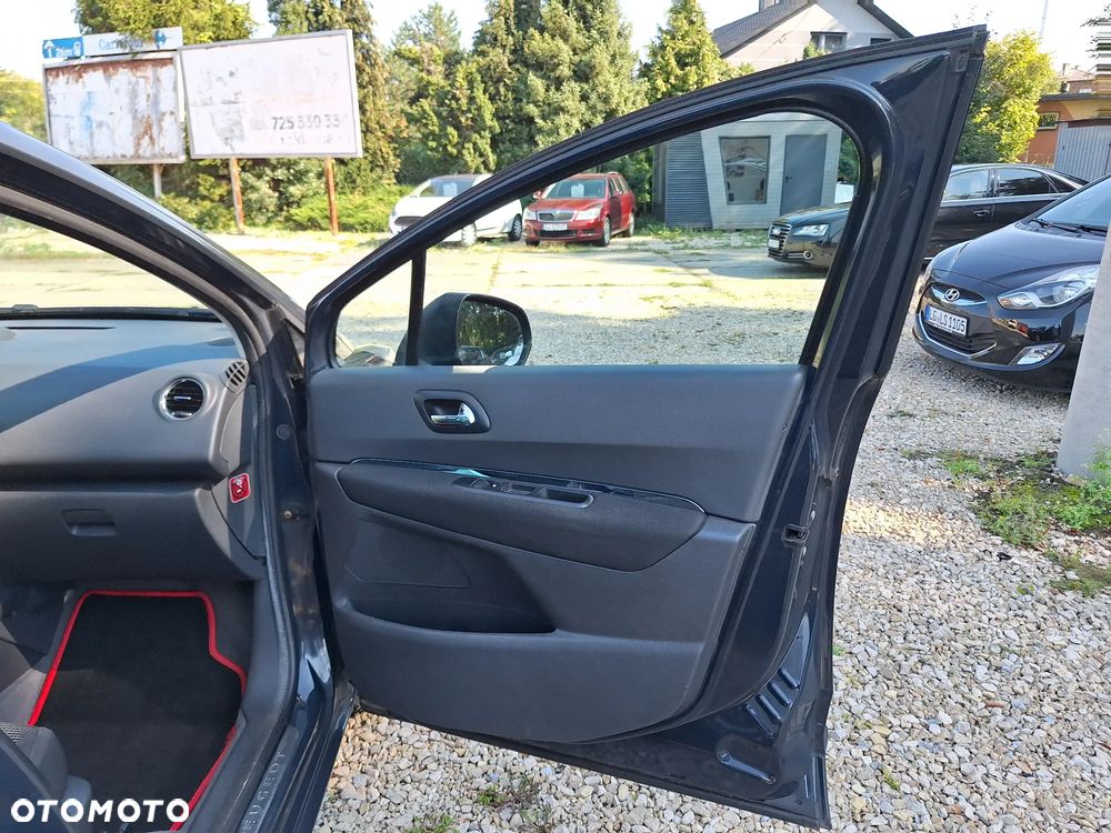 Peugeot 5008 HDI FAP 150 Platinum - 20