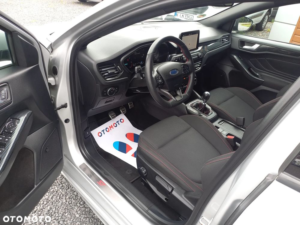Ford Focus 2.0 EcoBlue STart-Stopp-System ST-LINE - 19