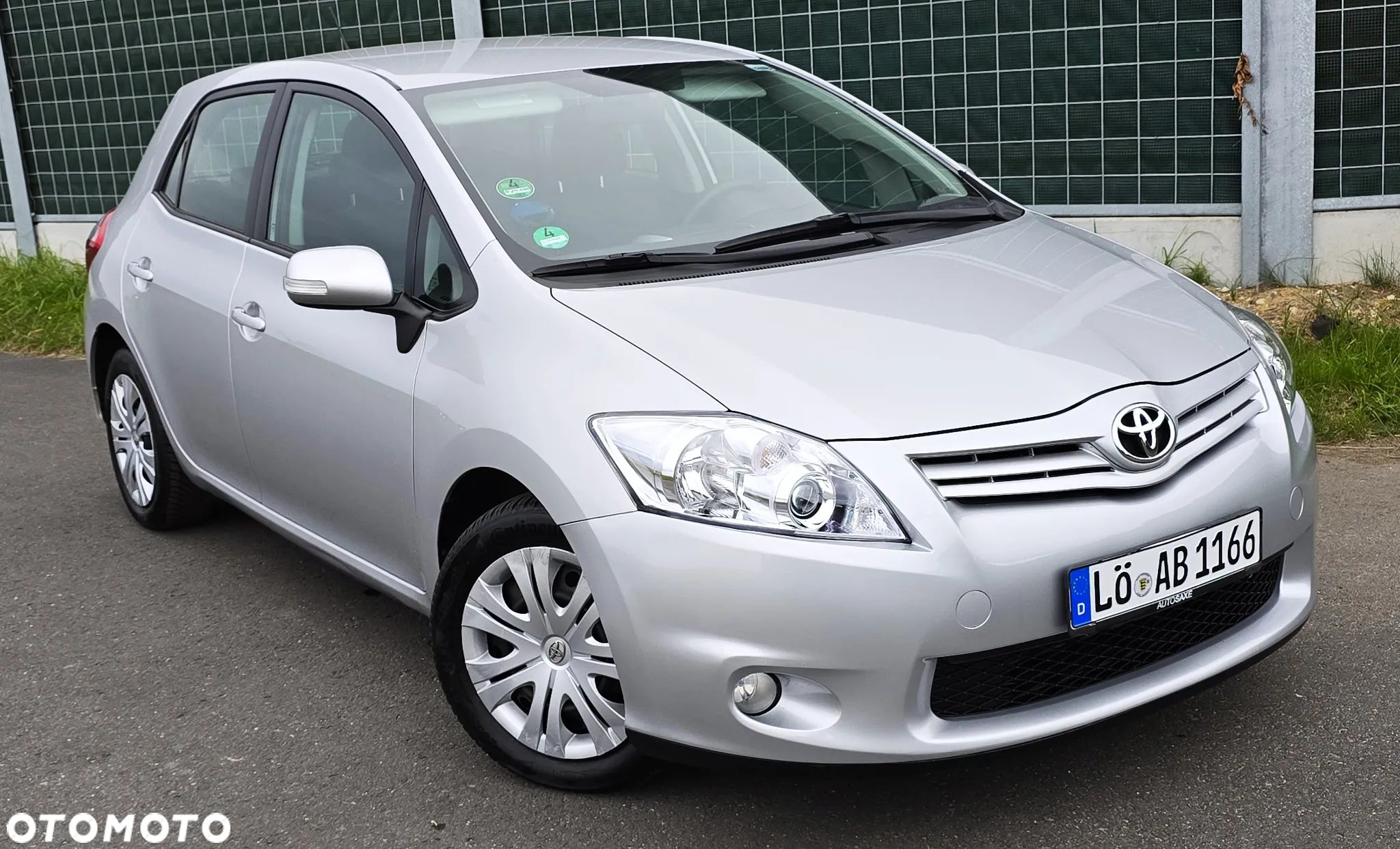 Toyota Auris 1.33 VVT-i Premium Comfort - 1