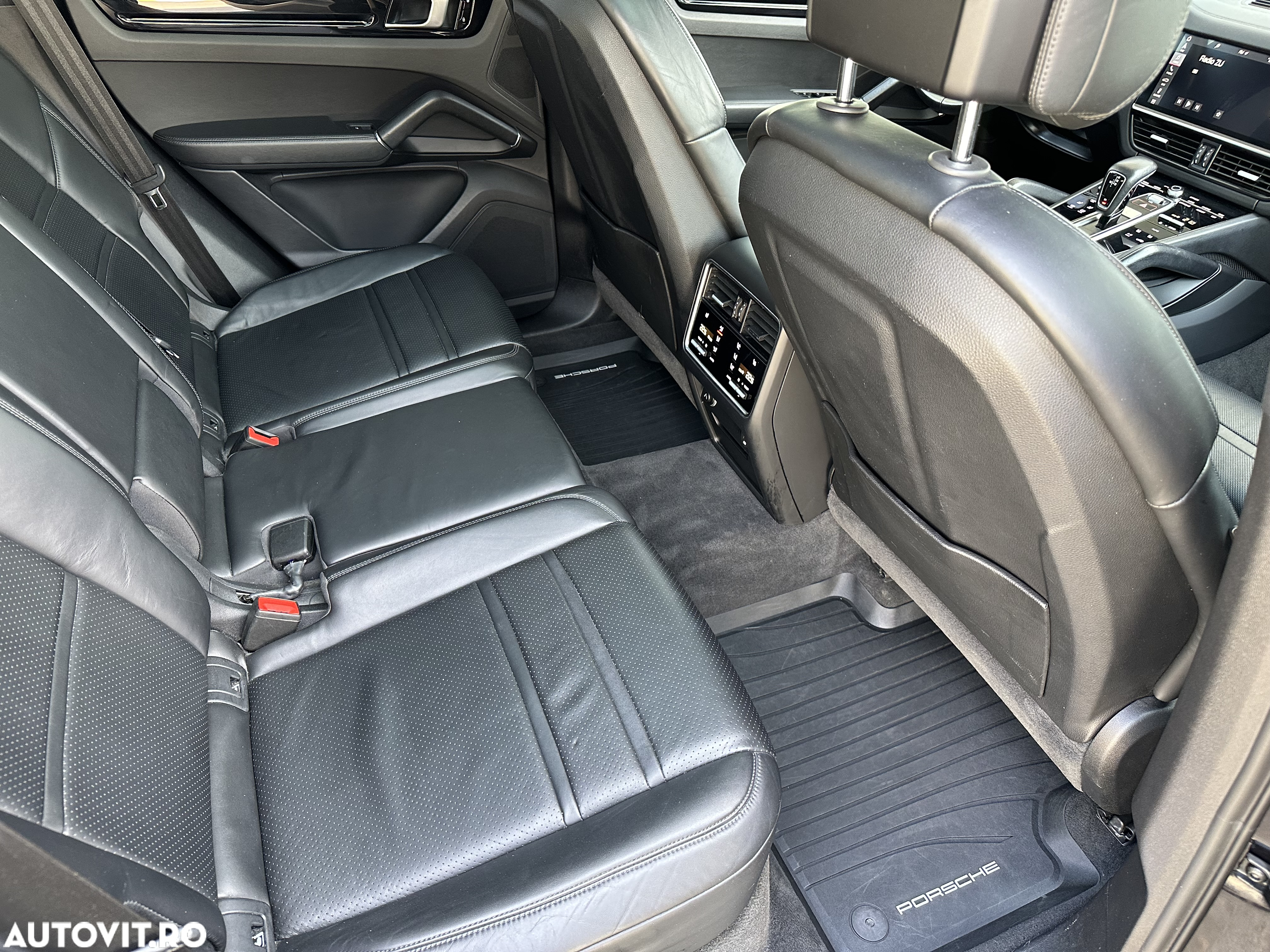 Porsche Cayenne Standard - 18