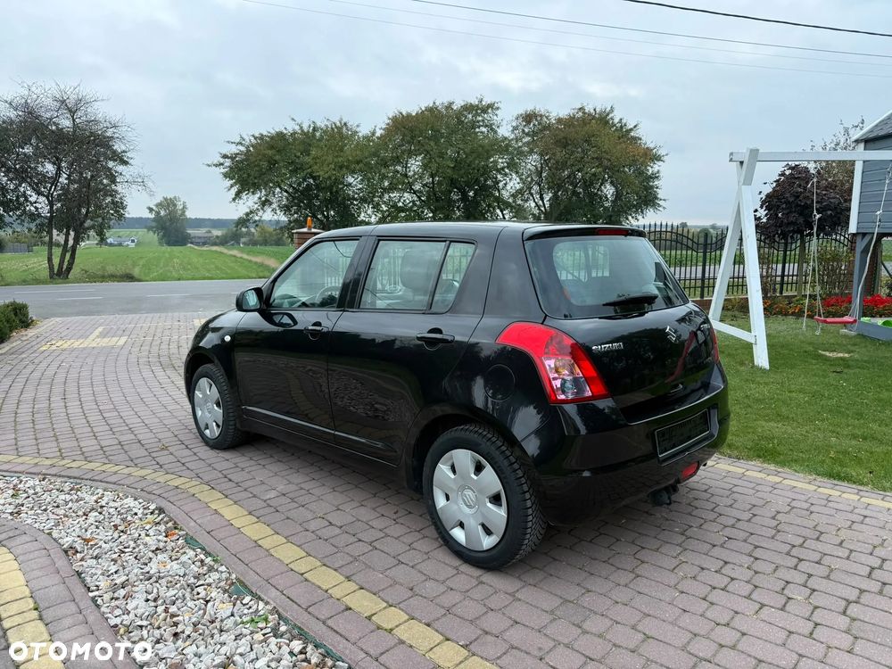 Suzuki Swift 2009 photo 5