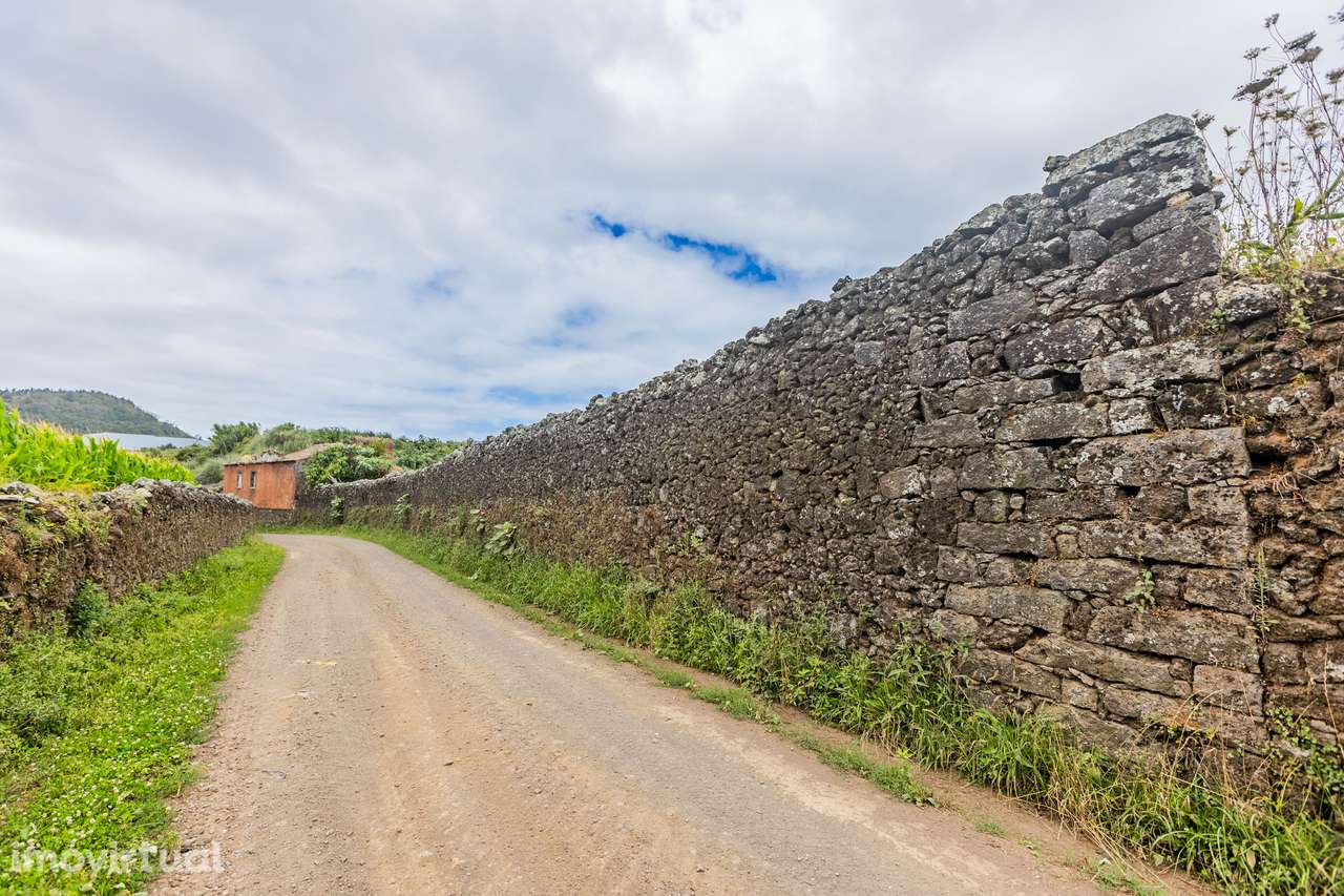 Terreno com ruína - Grande imagem: 5/13