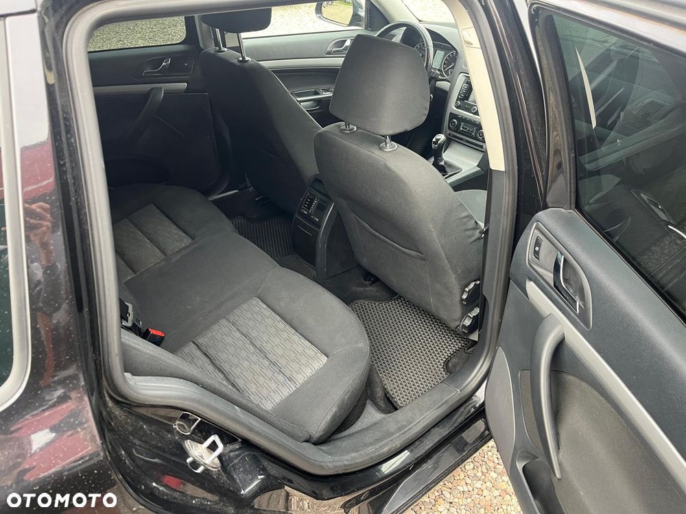 Skoda Octavia 1.6 TDI Family Plus - 11