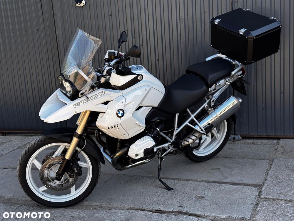 BMW R - 8