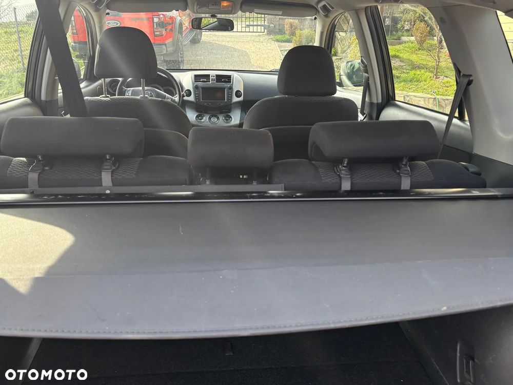 Toyota RAV4 2.2 D-4D 4x4 - 12