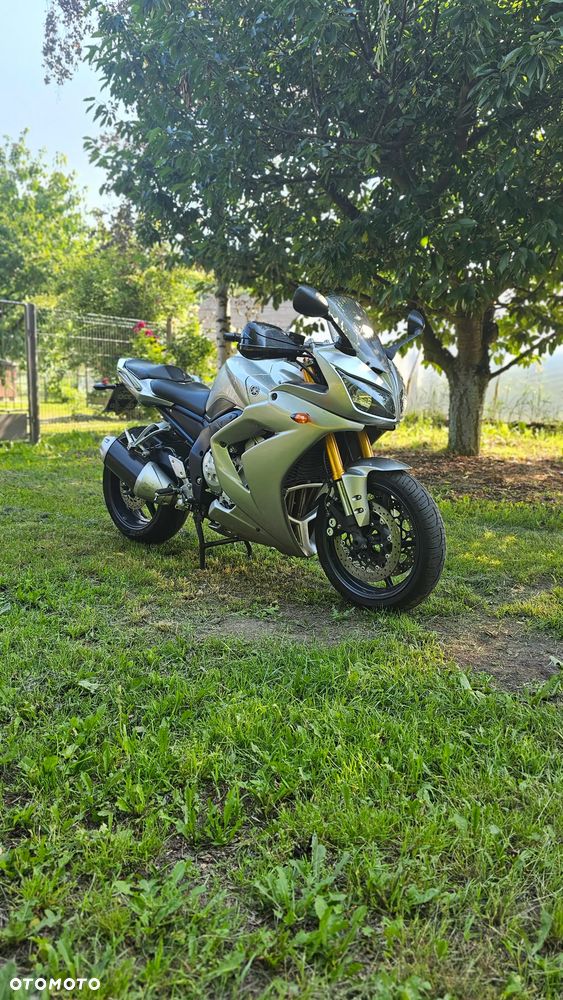 Yamaha FZ - 2