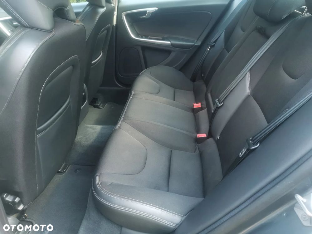 Volvo S60 D3 Geartronic Momentum - 10