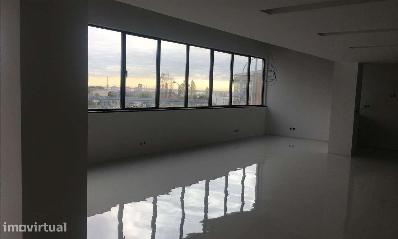 LOFT com 186m2 - Grande imagem: 3/15