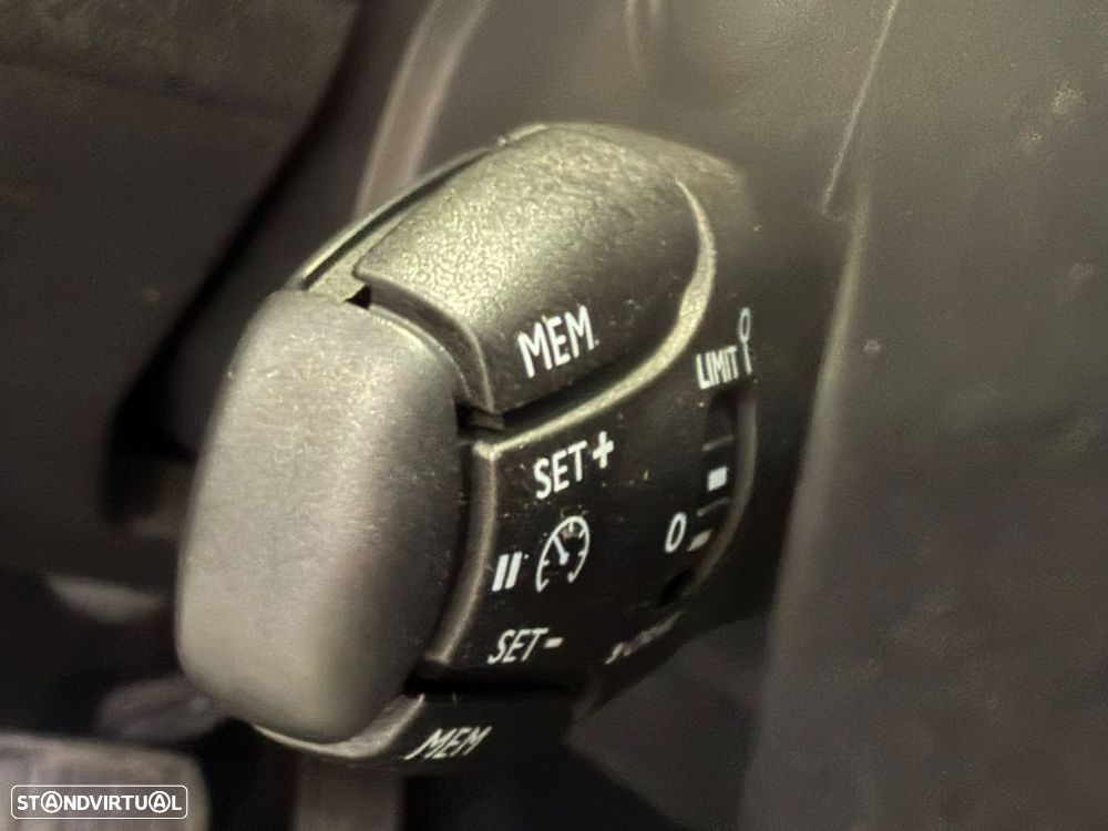 Peugeot 3008 1.2 PureTech Allure EAT8 - 16