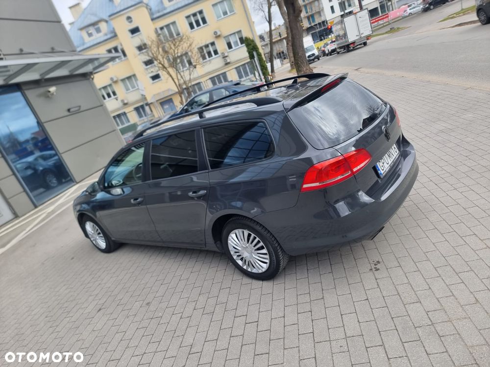 Volkswagen Passat 2.0 TDI Comfortline - 14