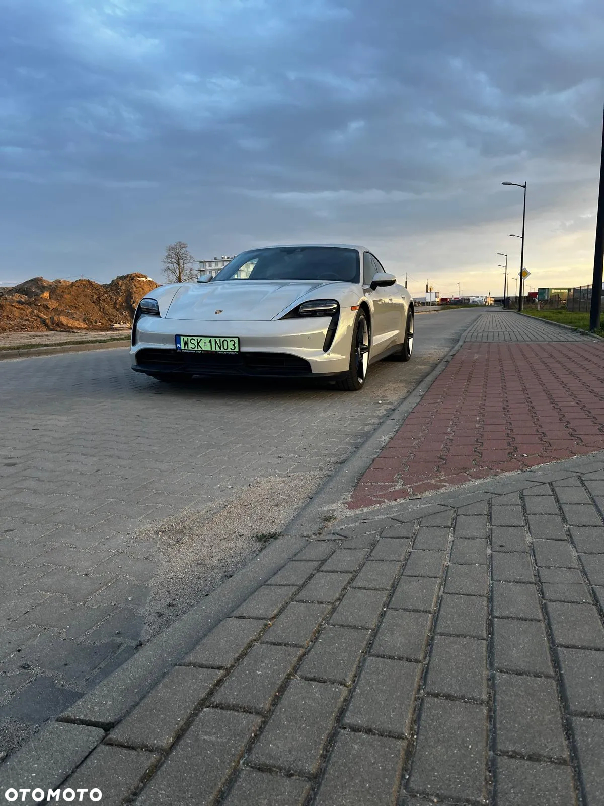 Porsche Taycan Performance Plus - 7