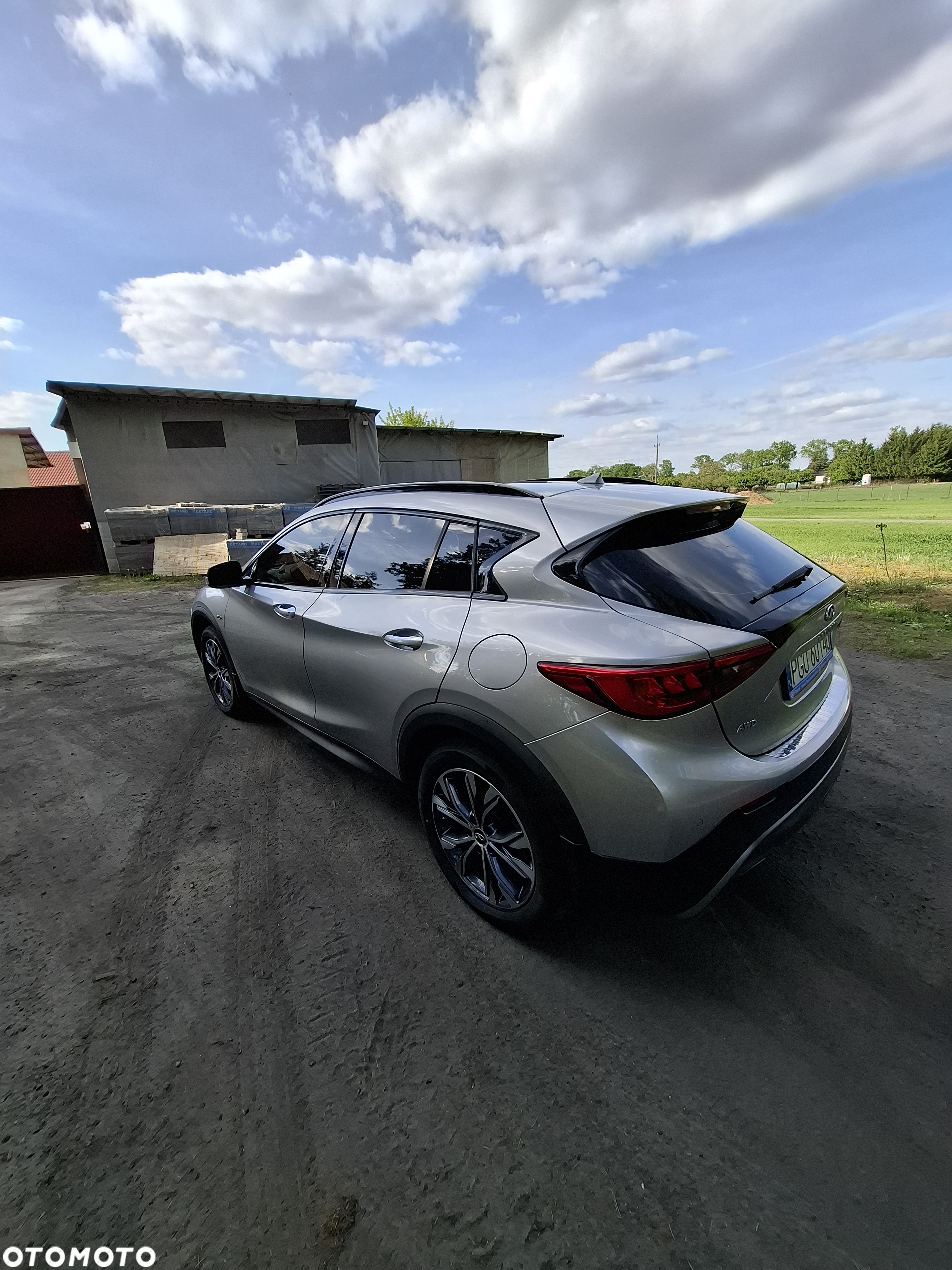 Infiniti Q30 2.0t Luxe Tech AWD 7DCT - 4