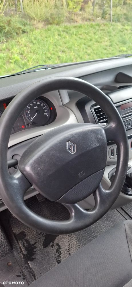 Renault Trafic - 25