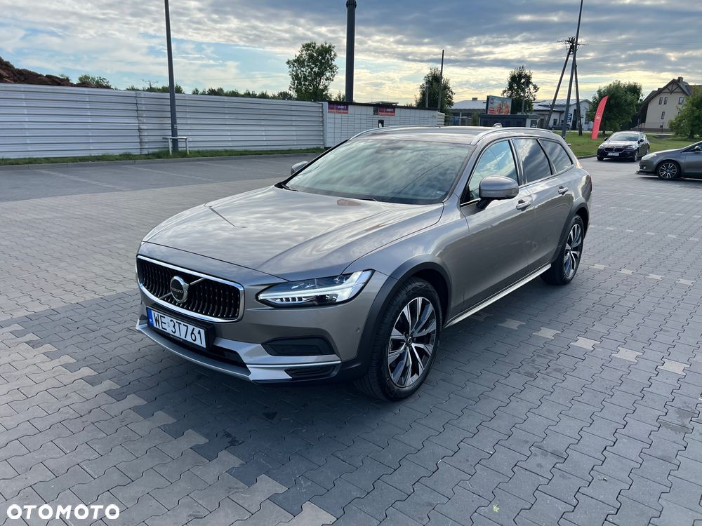 Volvo V90 Cross Country - 21