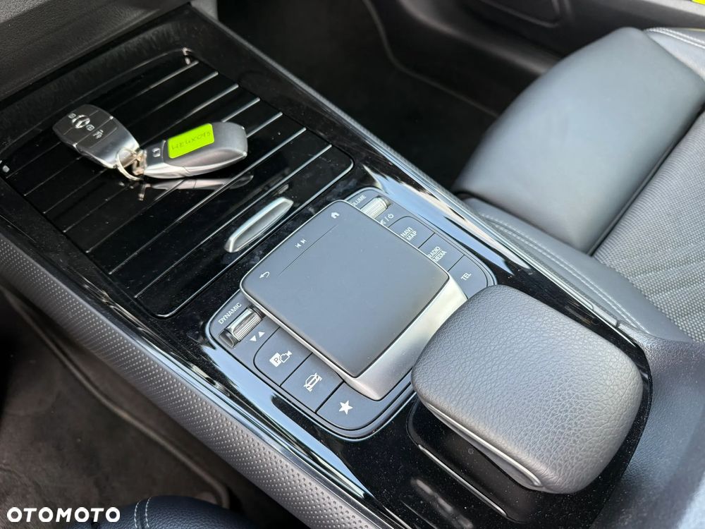 Mercedes-Benz GLB 200 7G-DCT - 17