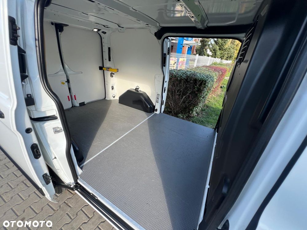 Ford TRANSIT CUSTOM 2,0 TDCI 130KM L1 AUTOMAT BI-XENON - 24