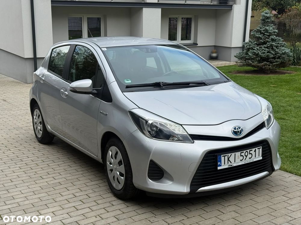 Toyota Yaris Hybrid 100 Premium - 2