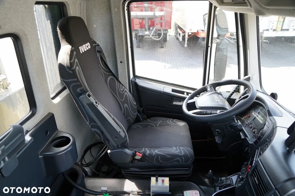 Iveco TRAKKER 360 / 6x4 / WYWROTKA DWUSTRONNA + HYDROBURTA / + HDS HMF 1643 Z2 / ŁYŻKA CHWYTAKOWA / ROTATOR / PILOT - 32