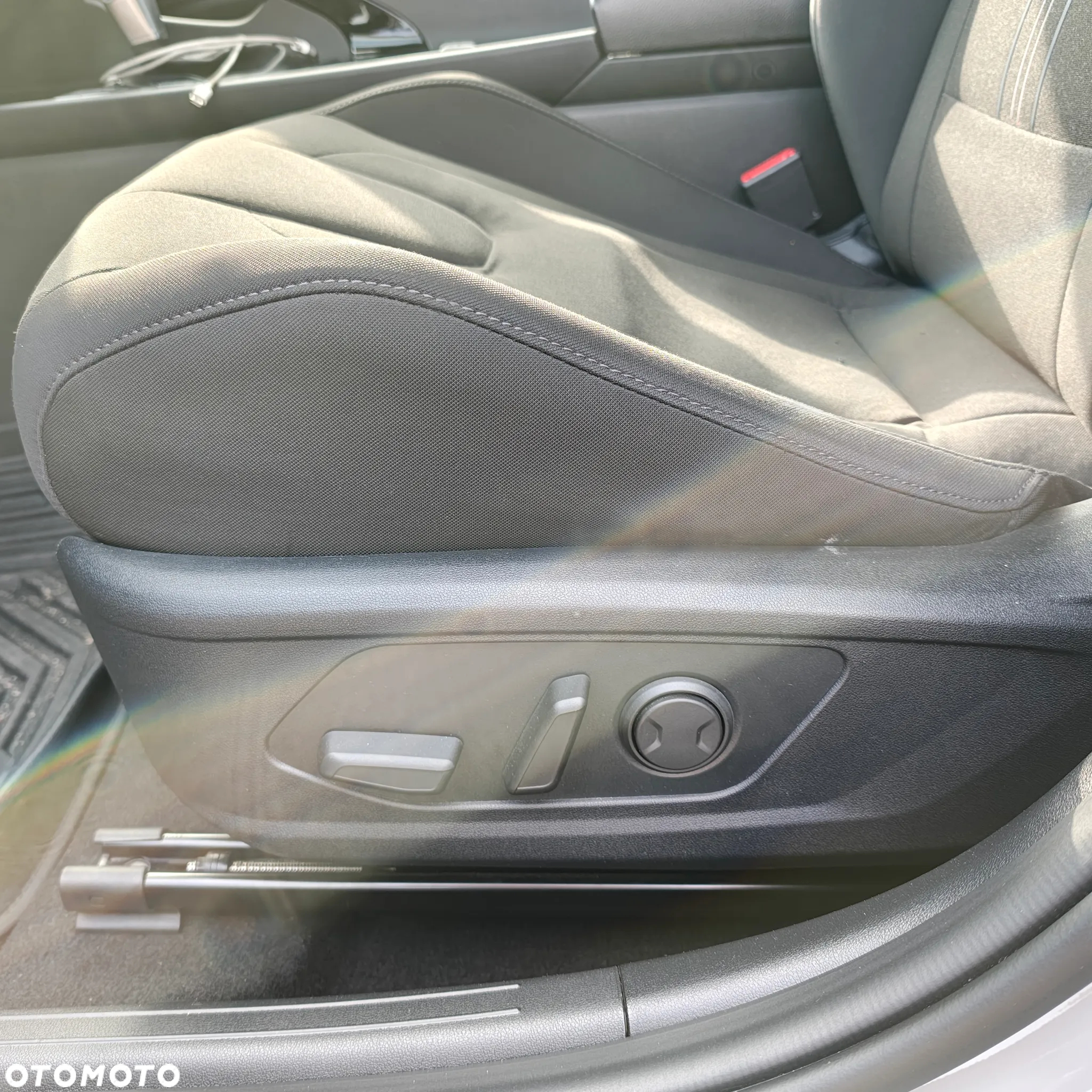 Hyundai Elantra 1.6 Executive CVT - 13