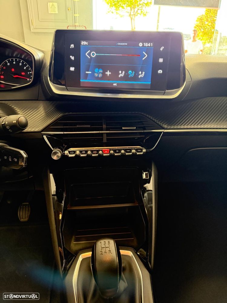 Peugeot 208 1.2 PureTech Active - 8