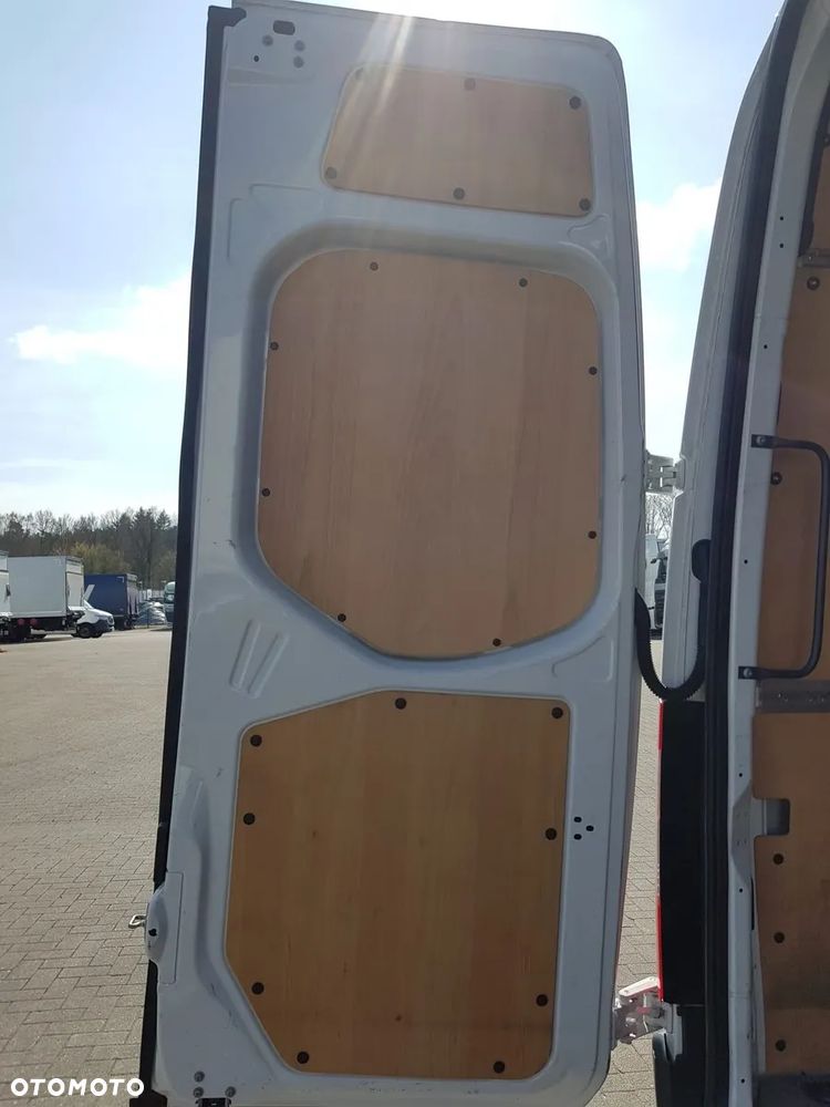 Mercedes-Benz Sprinter - 19