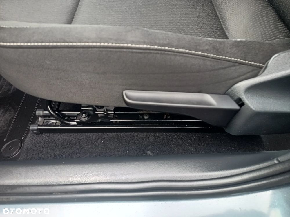Skoda RAPID 1.2 TSI Ambition - 11
