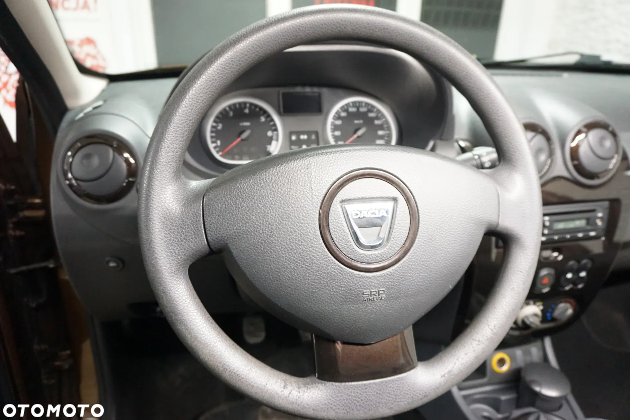 Dacia Duster 1.6 16V 4x2 Laureate - 18
